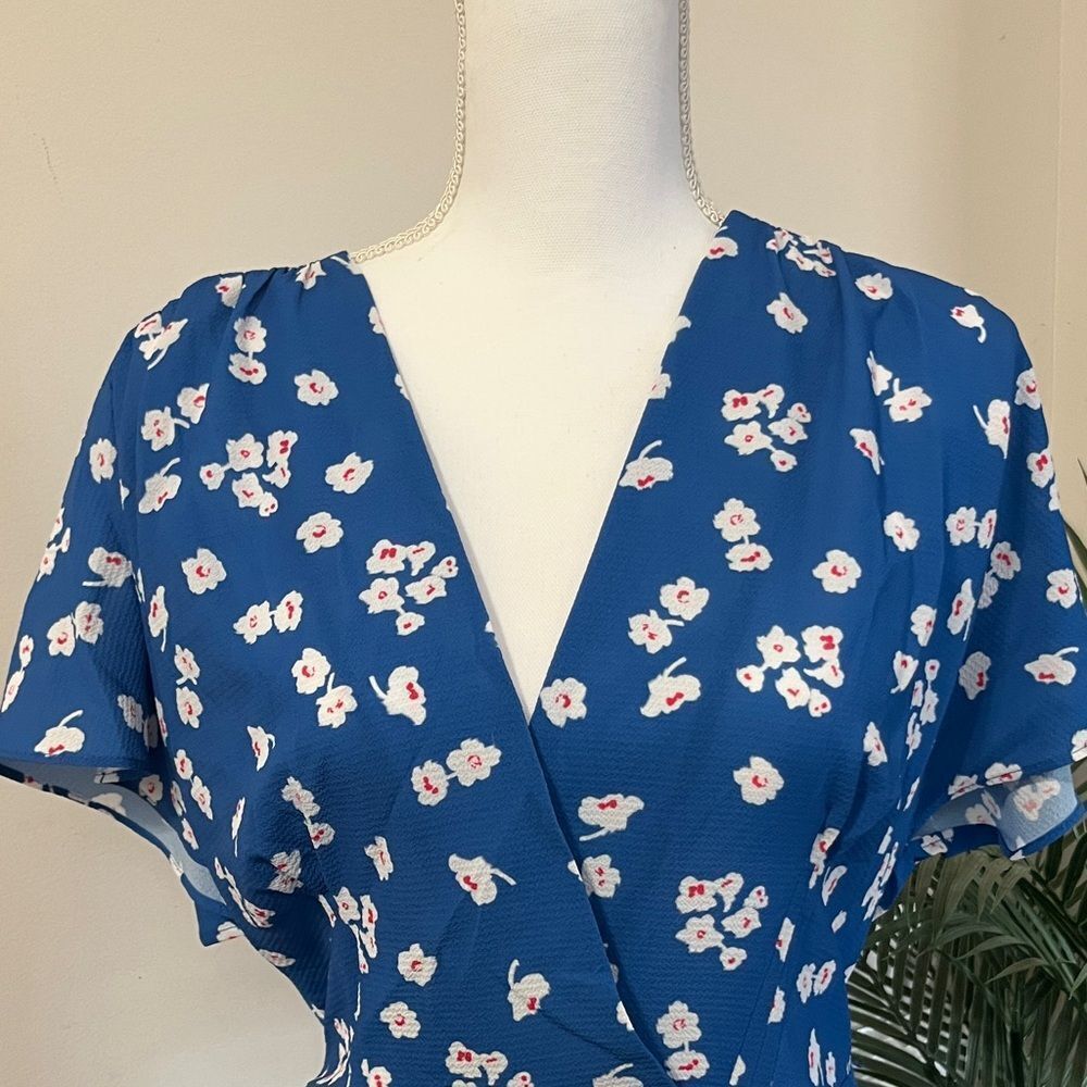 NWT French Connection Floral Blue Wrap Dress Size 12 L Large - Picture 2 of 11